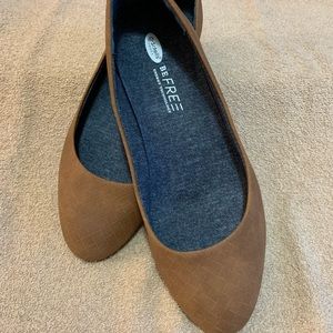 Dr. Scholl’s Women’s Flats (Style: Giorgie)